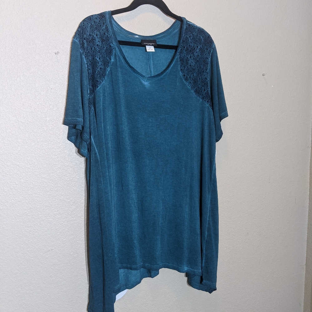 (NWT) Concepts New York Teal 2X top with lace